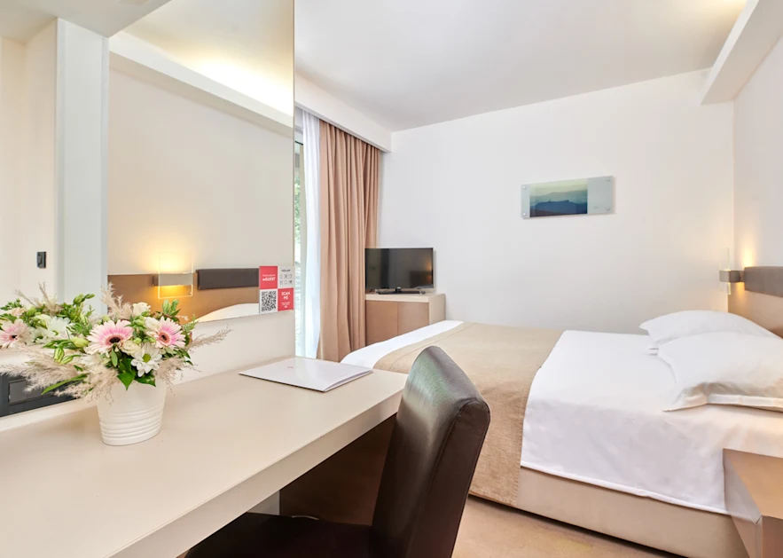 hotel-molindrio-plava-laguna-classic-room-with-balcony