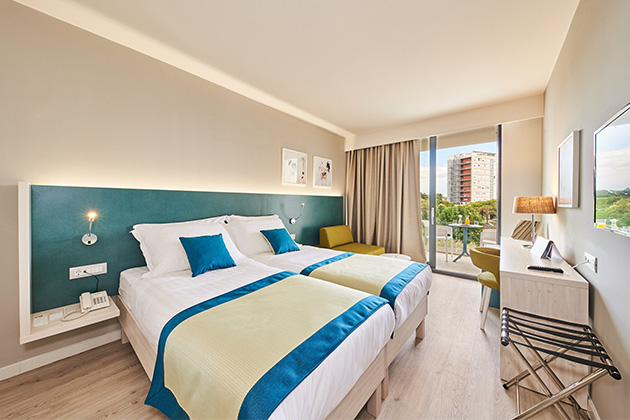 Hotel Sipar Plava Laguna 2017 Superior room with balcony park side S3BP (2)