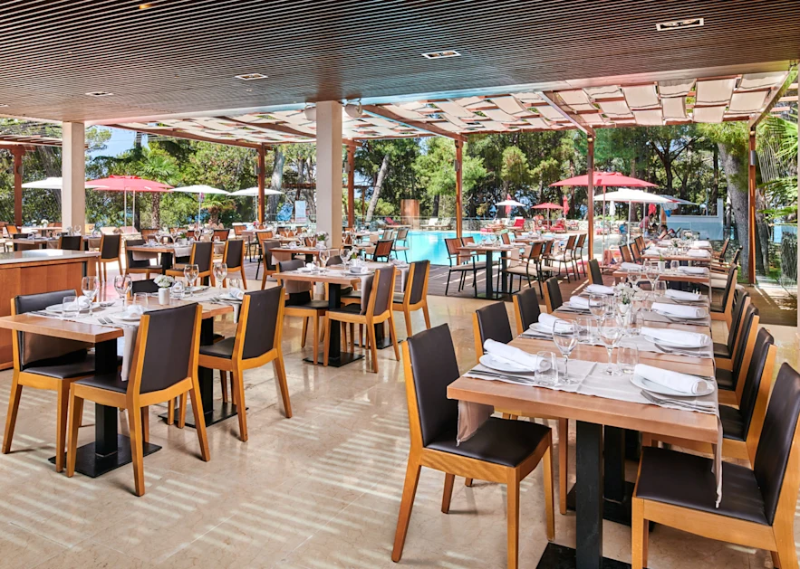 village-galijot-plava-laguna-restaurants-and-bars