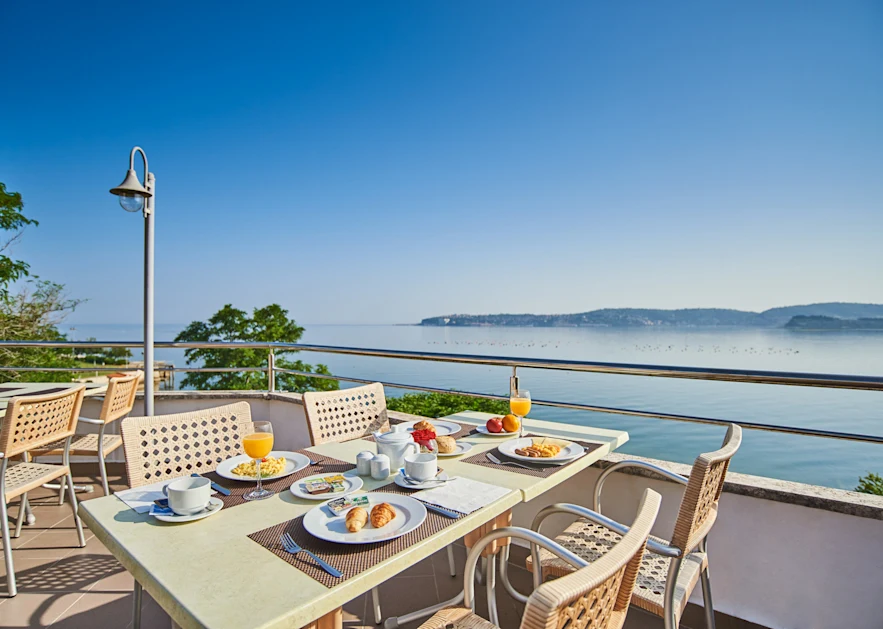 camping kanegra - restaurant&bars