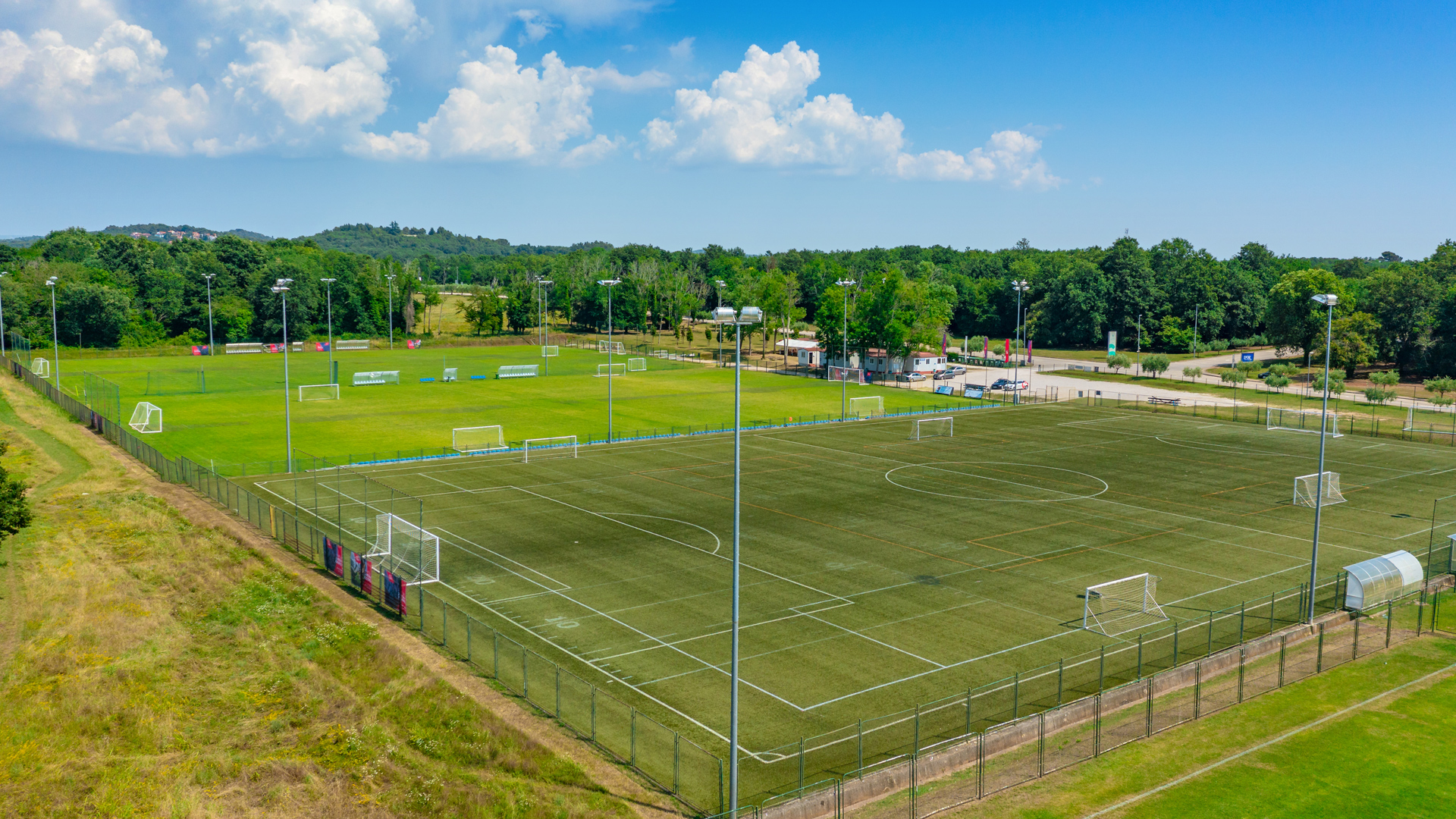 Zelena resort sport 6