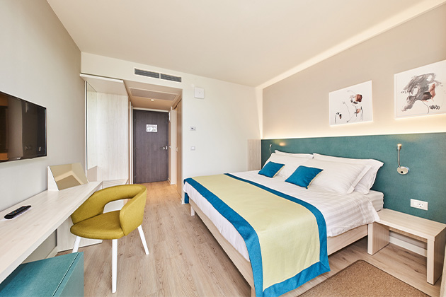 Hotel Sipar Plava Laguna 2017 Classic room with balcony sea side C2BN (3)