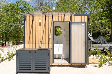 zelena laguna superior mare pitch with bathroom sppb 7 (2)