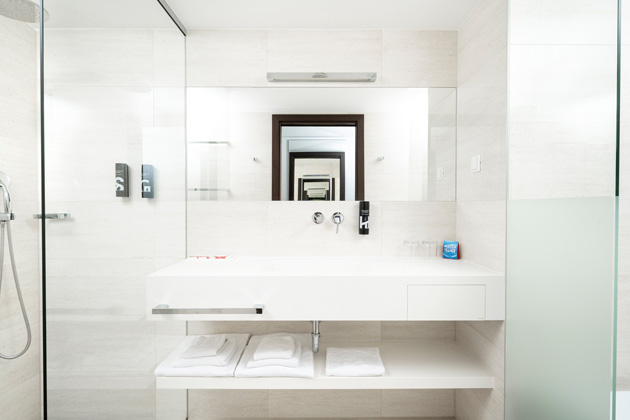 Parentium - Premium room with balcony Seaview (5)