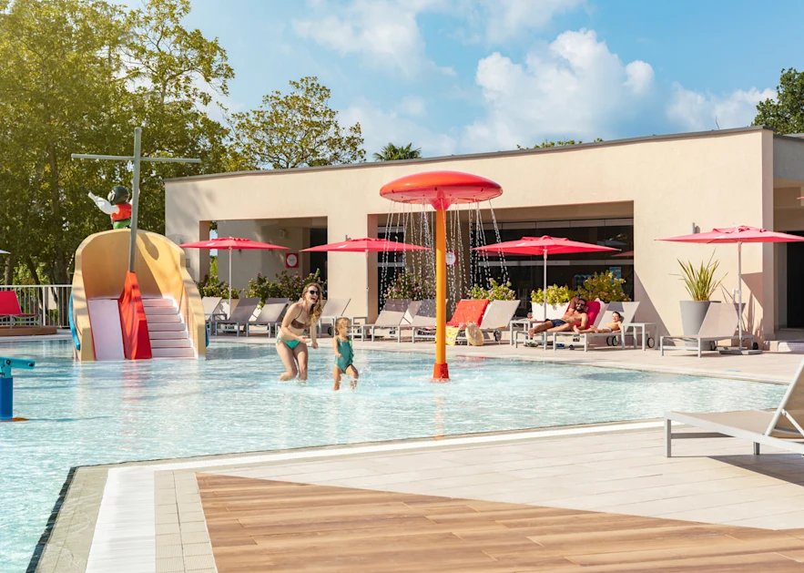 villas-park-plava-laguna-lifestyle-park-resort-swimming-pool