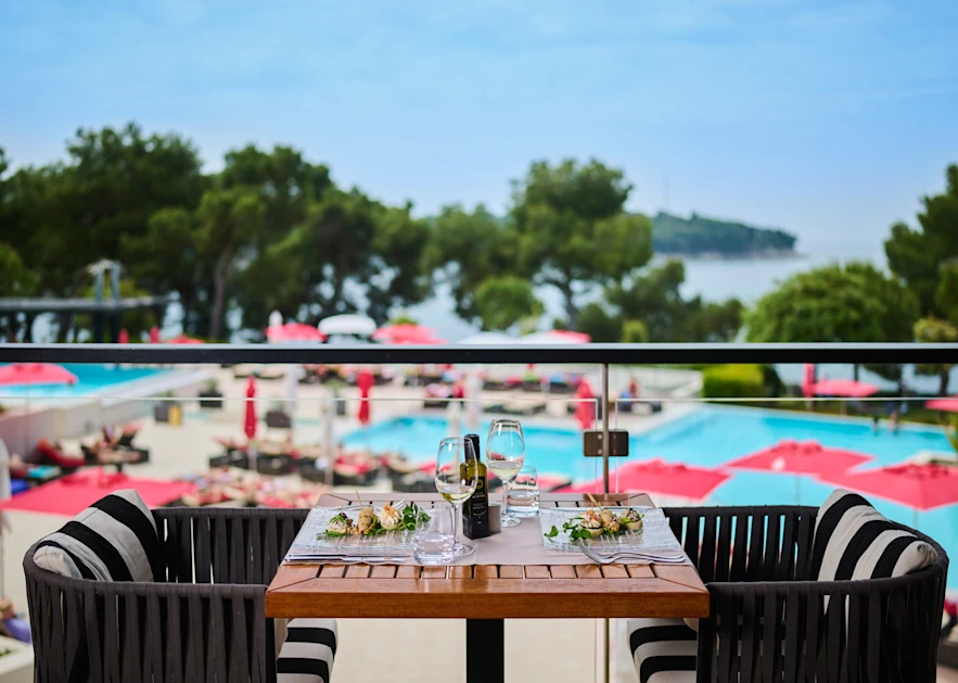 hotel-parentium-plava-laguna-hotel-restaurant