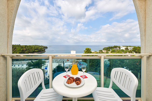 HGranVista Classic room with balcony sea side2