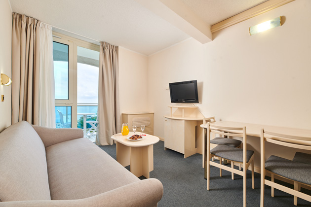 HGranVista Classic room with balcony sea side extra bed1