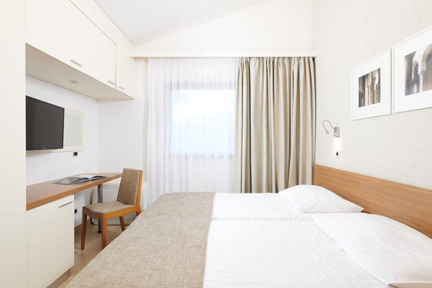 village-galijot-plava-laguna-classic-room-with-terrace-c2t-4