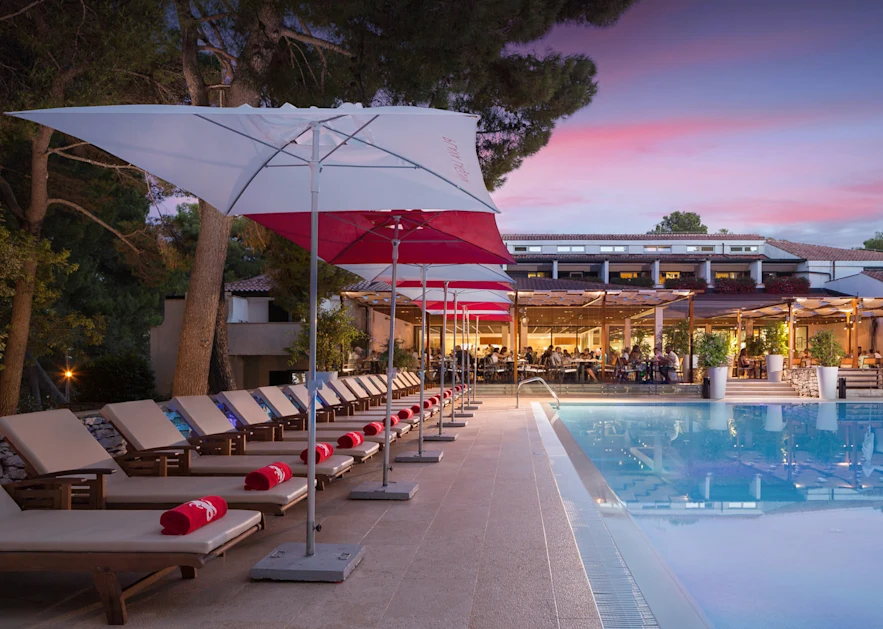 villa-galijot-plava-laguna-outdoor-swimming-pool