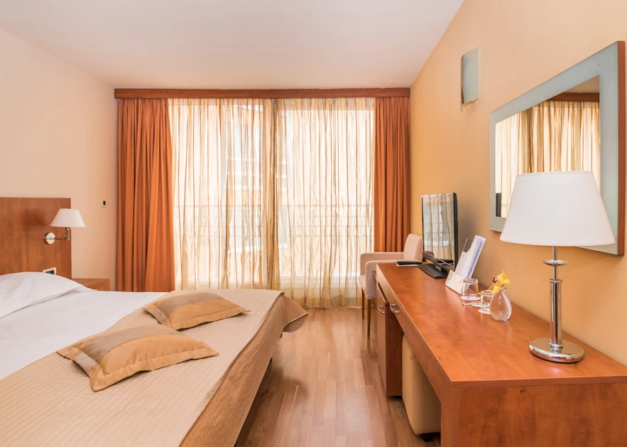 hotel-umag-plava-laguna-classic-room-park-side-c2p