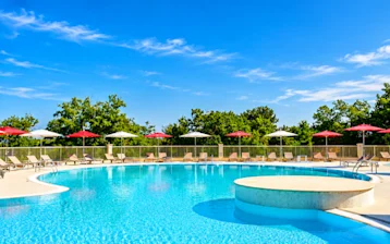 Apartments Bellevue pools