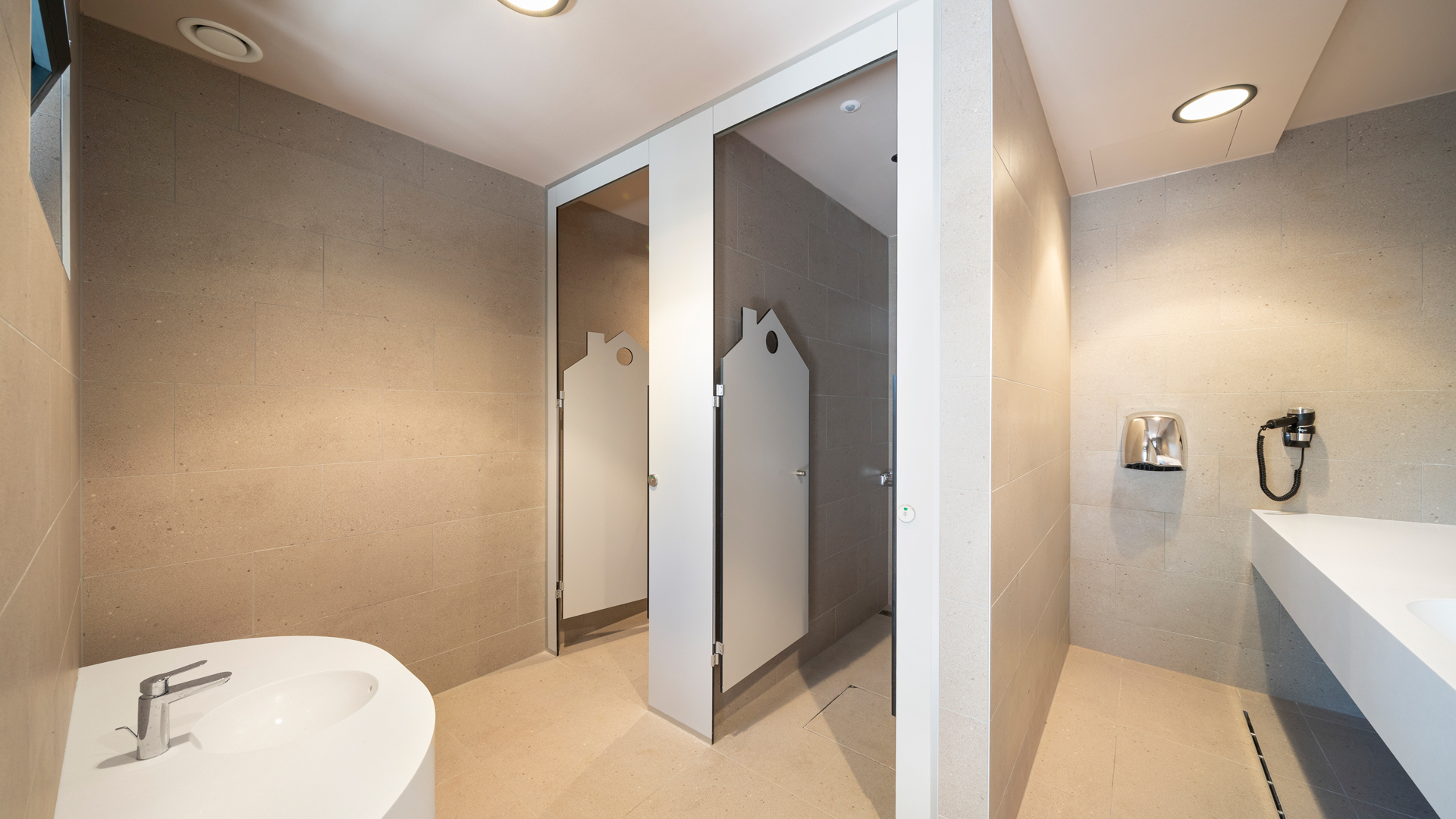 Zelena Laguna Sanitary Facility (7)