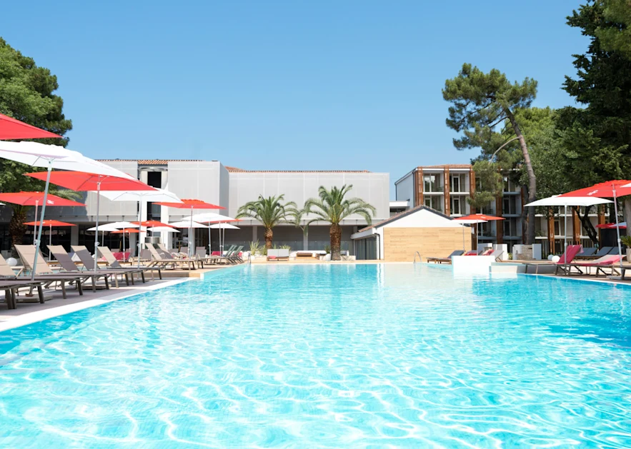 Hotel Pelegrin vizual. 2024 Outdoor pool (7)