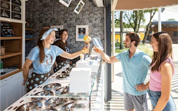 Camping Bijela Uvala 2023 Restaurants&Bars (2)