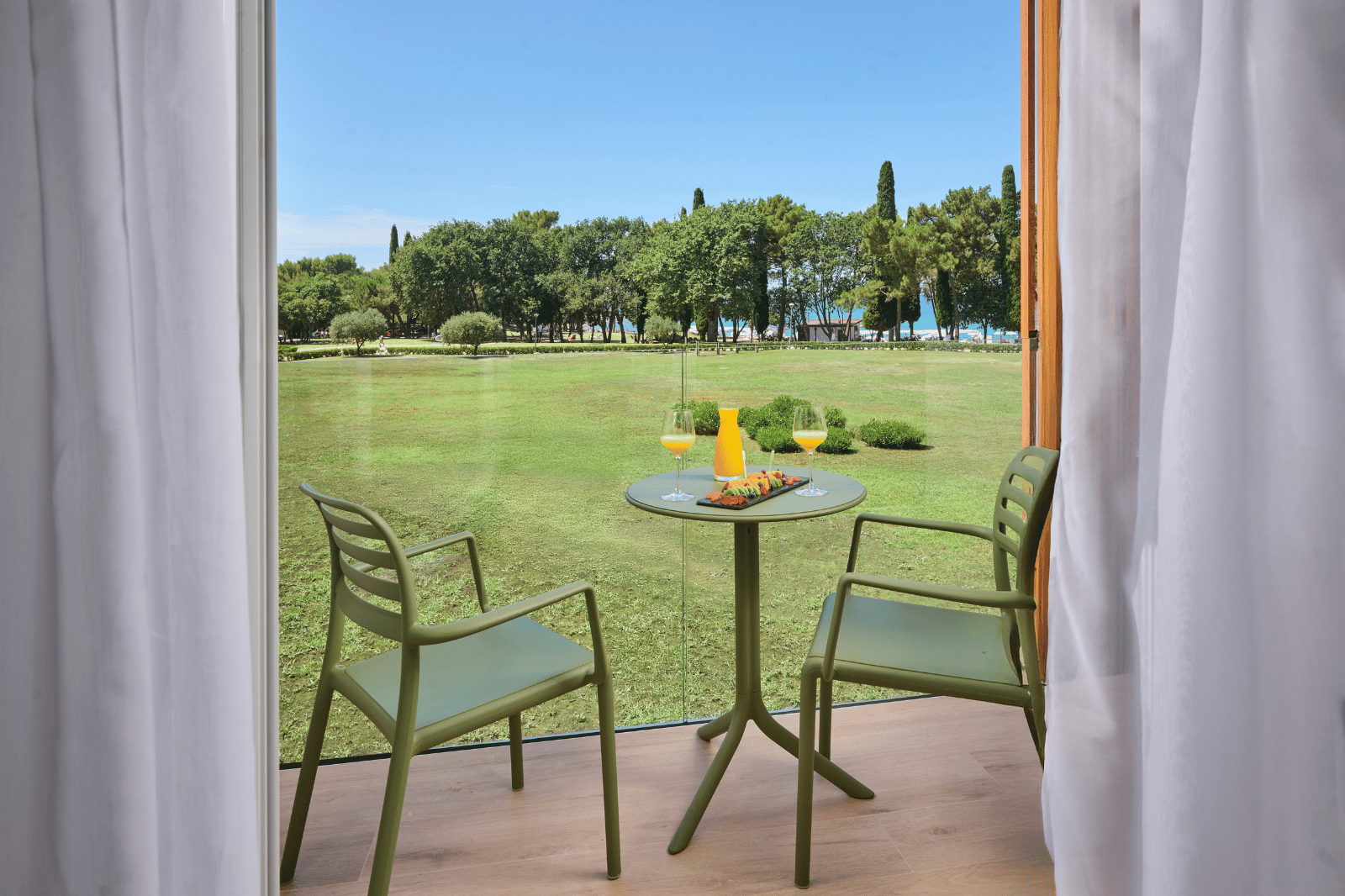 Hotel Pelegrin - strana more