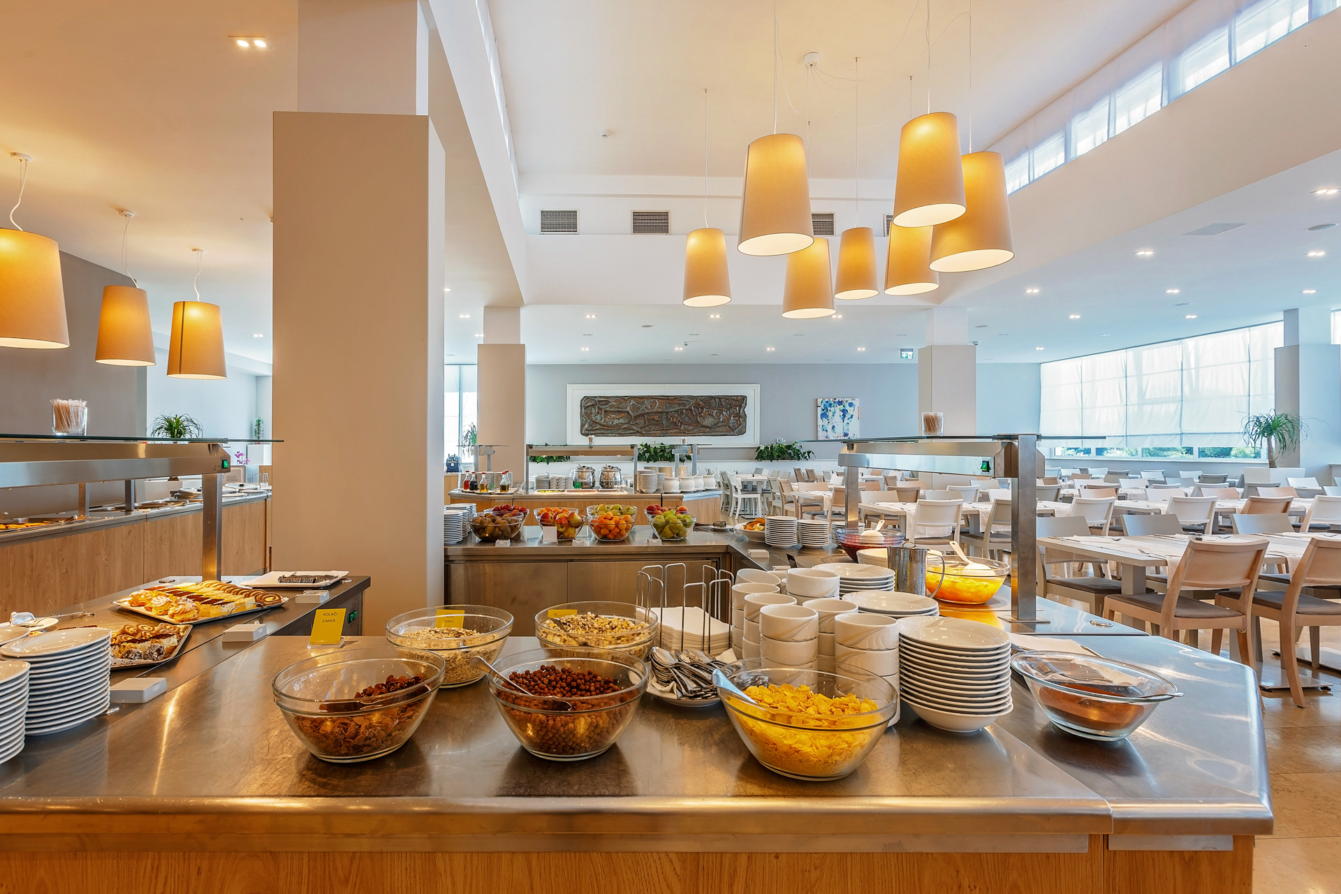 hotel zorna restaurants & bars