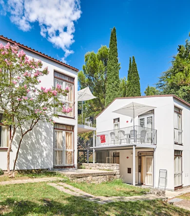 apartments-astra-plava-laguna-landscape-entrance-1