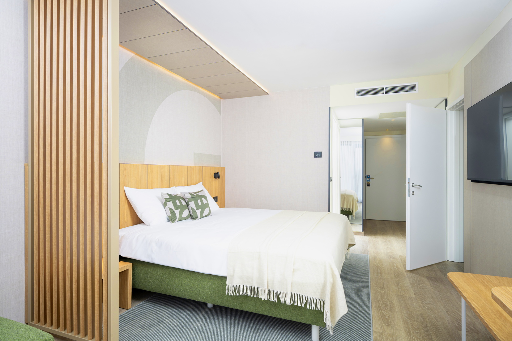 Hotel Garden Istra Classic sroom with balcony sea side connected room (3)