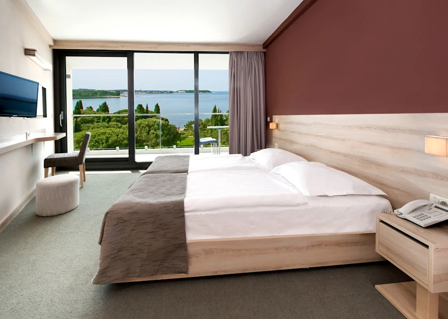hotel-materada-plava-laguna-premium-room-with-balcony-sea-view-family-4