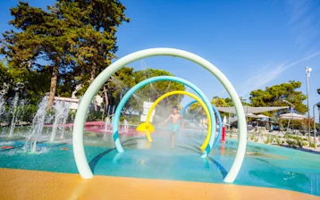 hotel-sipar-plava-laguna-lifestyle-punta-pool-2