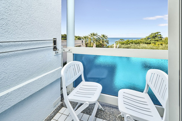 Classic soba z balkonom pogled na morje