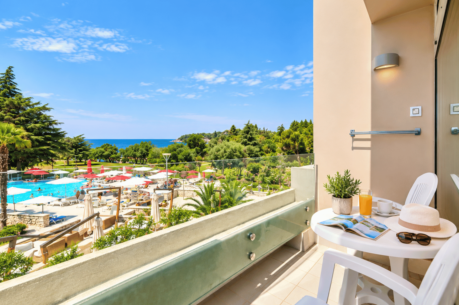 Superior room with balcony sea view - extra bed
