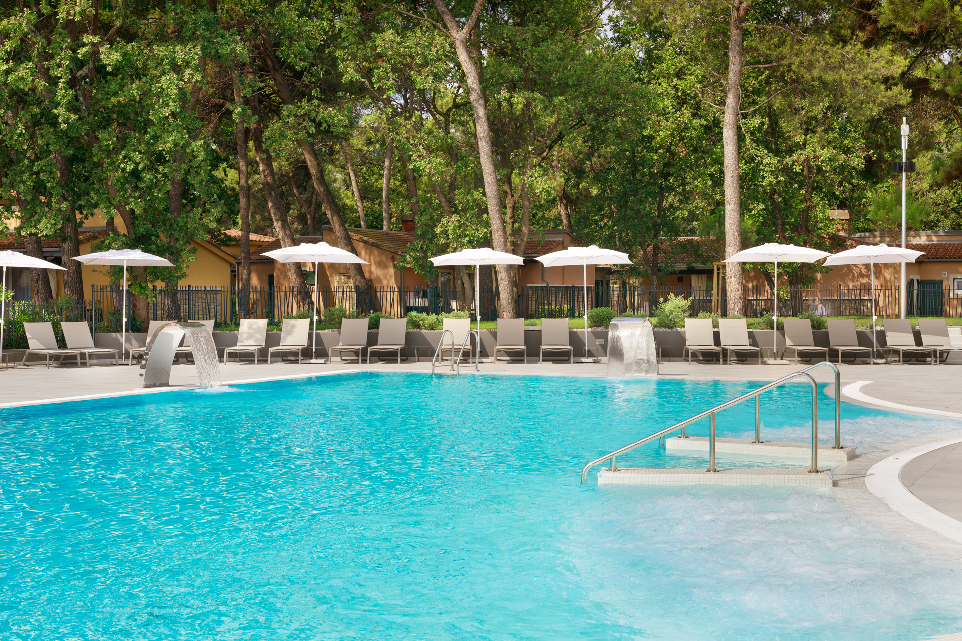 Stella Maris Resort -swimming pools and beaches- Aqua Chill Out
