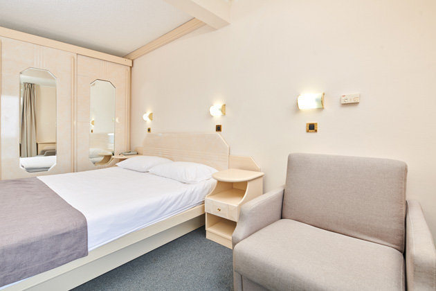 HGranVista Classic room with balcony sea side1