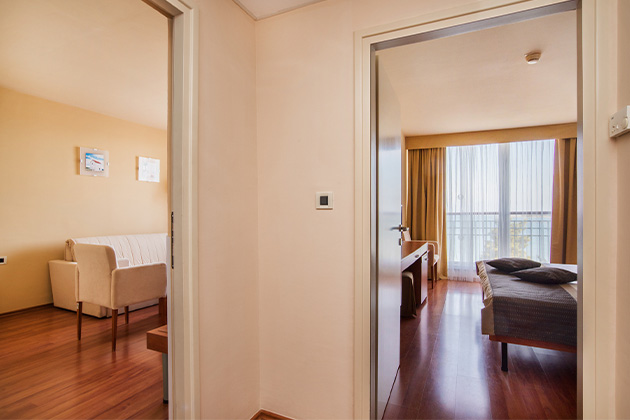 Hotel Umag Plava Laguna 2016 Suite balcony sea view U4BM(1)