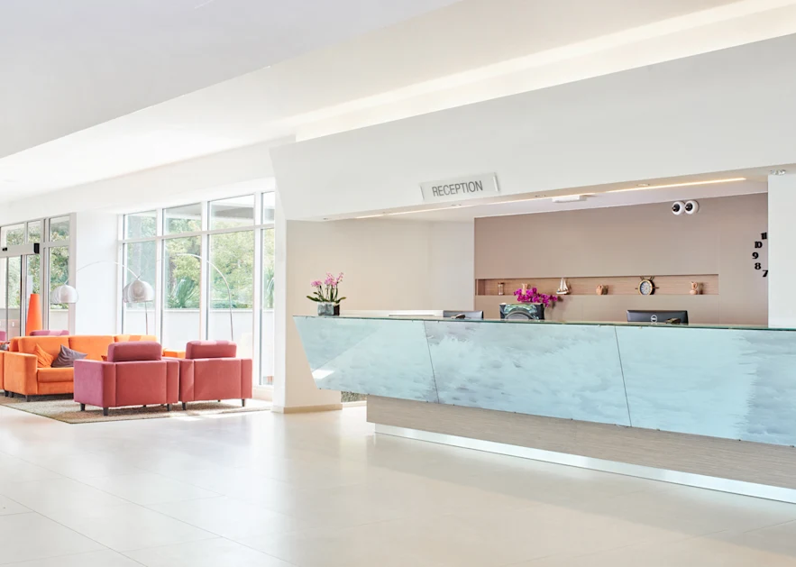 hotel-mediteran-plava-laguna-reception-lobby-1