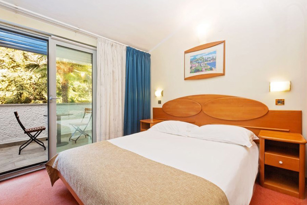 Classic soba z balkonom