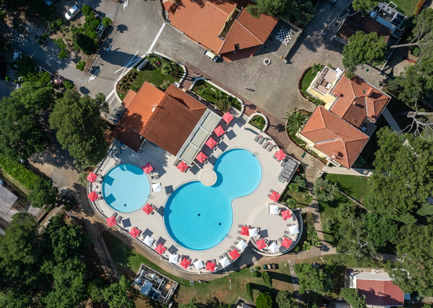 villas-bellevue-plava-laguna-swimming-pool-1