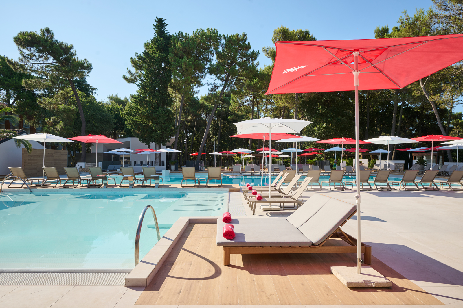 Hotel-Pelegrin-pools1600
