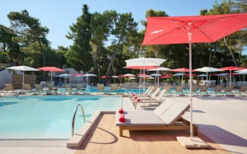 Hotel-Pelegrin-pools1600
