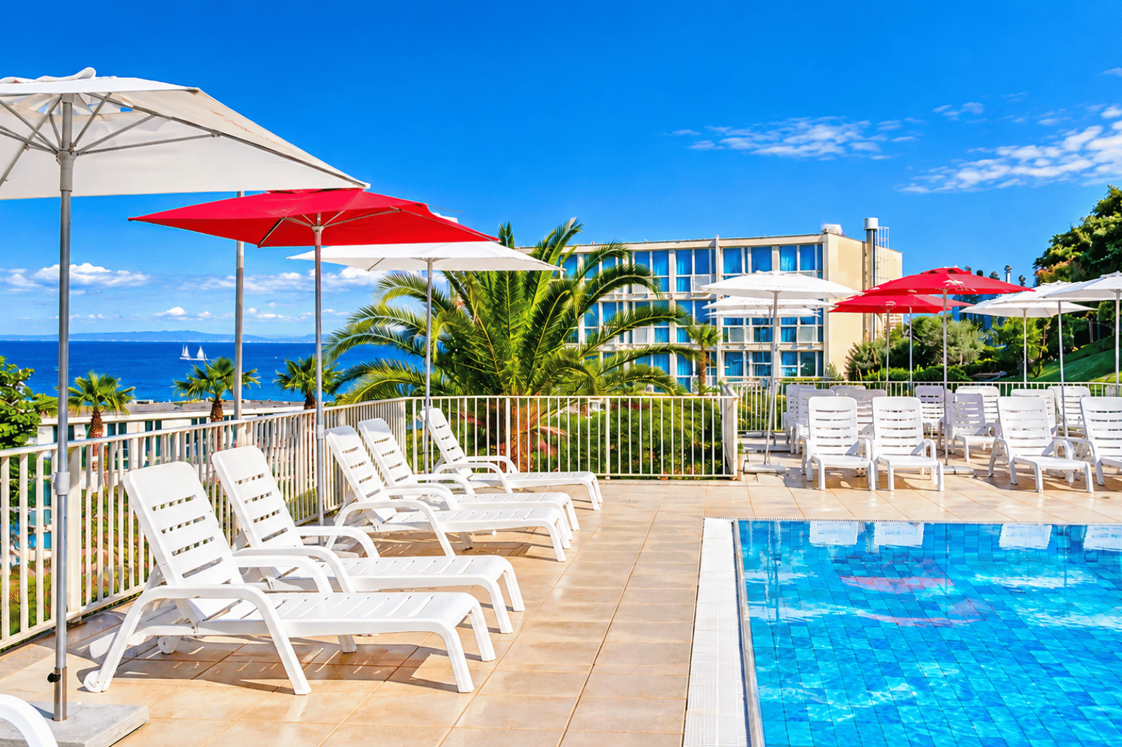 hotel-istra-plava-laguna-swimming-pool