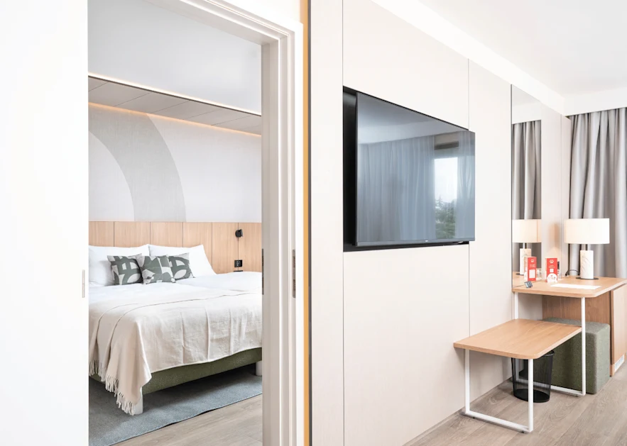 Hotel Garden Istra Classic sroom with balcony sea side connected room (6)