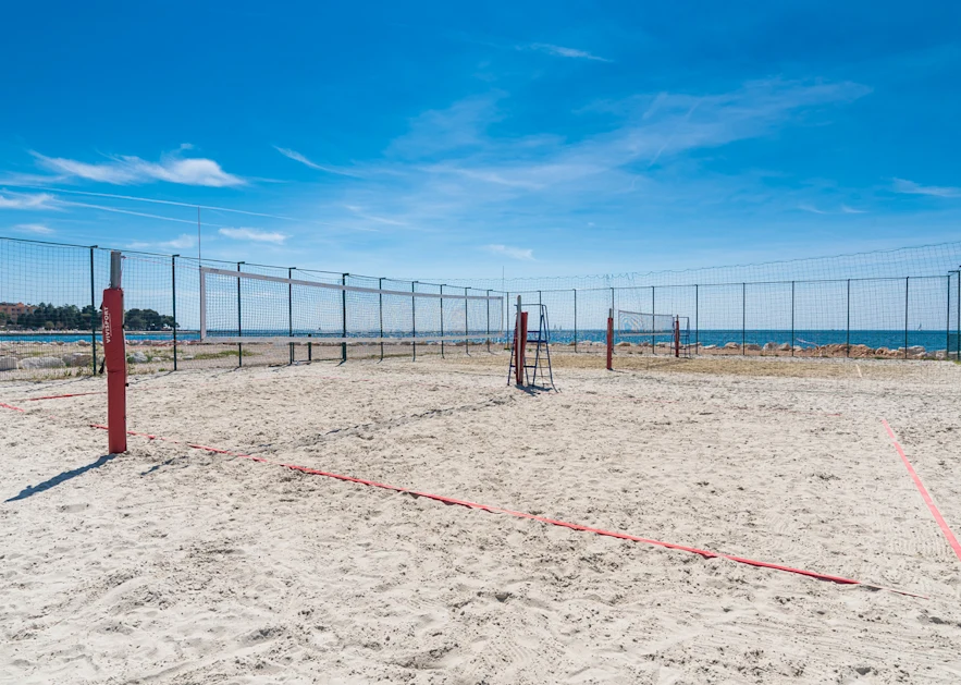 apartments-stella-plava-laguna-beach-volley-court