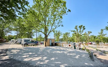 Camping Ulika superior-mare-pitch-with-bathroom