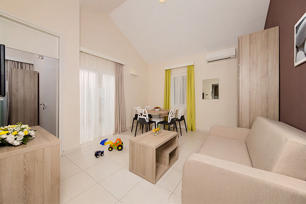 Apartments Katoro Plava Laguna Katoro Superior 6 Balcony Park side SA2BP4 (1)