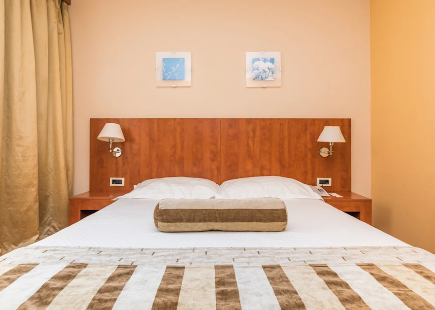 hotel-umag-plava-laguna-economy-room-with-french-bed-park-side-connected