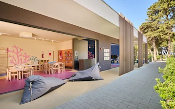 hotel-sipar-plava-laguna-punta-pool-animation-centre