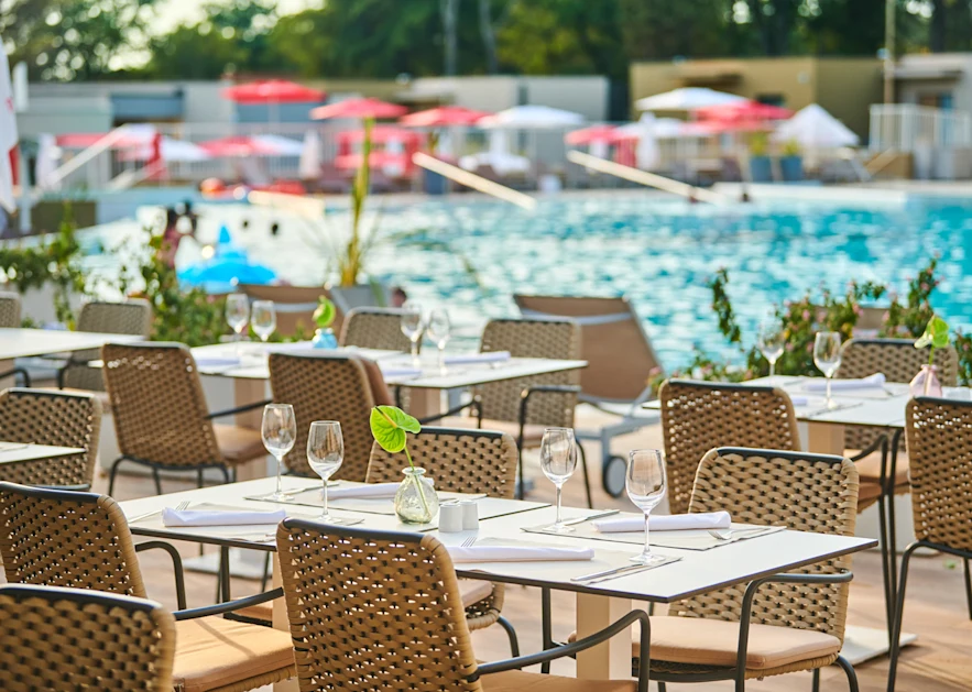 villas-park-park-resort-plava-laguna-restaurant-a-la-park-2