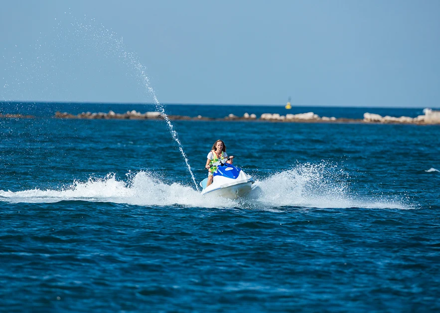 Katoro-Resort-Sport-Water-Scooter 3