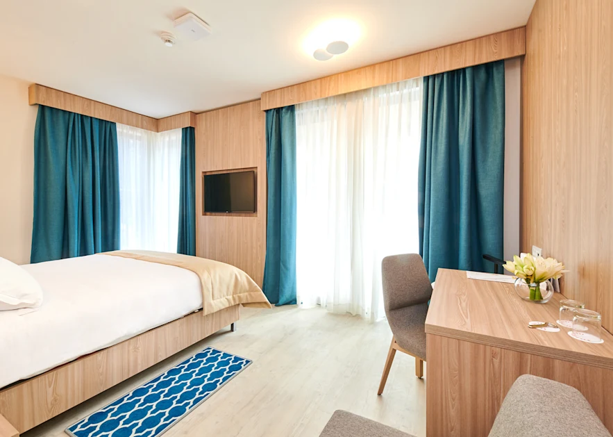 garden-suites-umag-classic-room-with-balcony