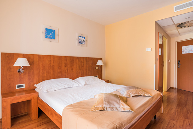 Hotel Umag Plava Laguna Classic room balcony park side C2BP (2)