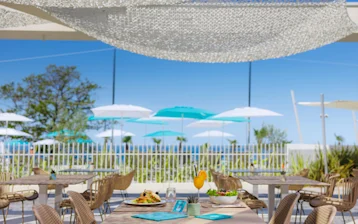 Camping Bijela Uvala - Restaurants and bars