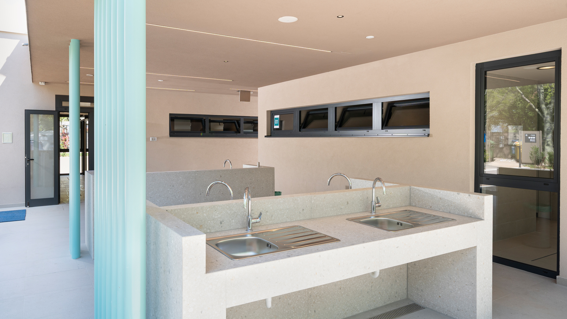 Zelena Laguna Sanitary Facility (9)