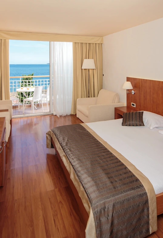 Hotel Umag Plava Laguna Premium room balcony sea side P3BN (1)