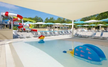 Istra Camping Camping Bijela Uvala 2024 swimming pool (1)